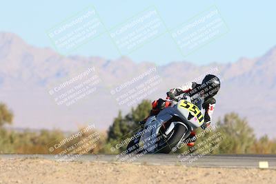 media/Jan-12-2025-CVMA (Sun) [[be1d2b16e3]]/Race 3-Amateur Supersport Middleweight/